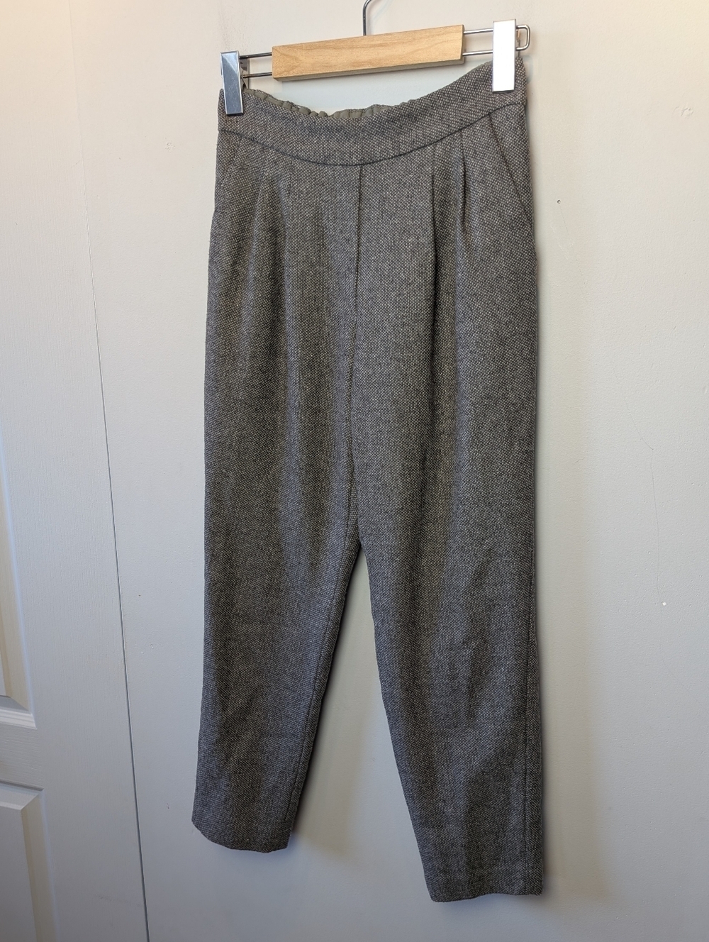 ARITZIA BABATON Virgin Wool Blend Crop Pants Women Size 00 Gray Cream Pockets